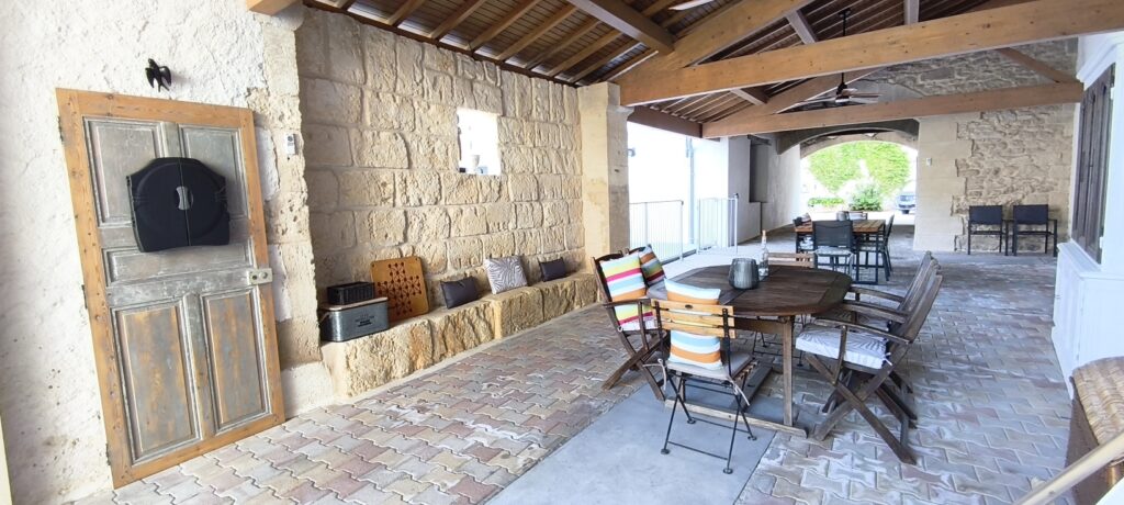 Extérieur de la location de vacances à Junas