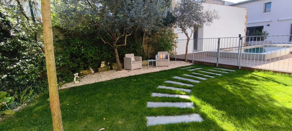 maison d'hôtes avec jardin et piscine près de Sommières