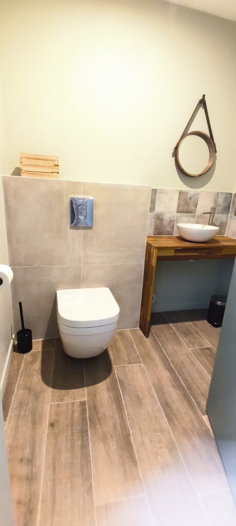 Toilettes séparées en rez de chaussée